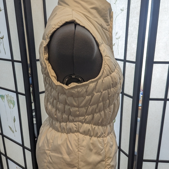 Women's puffy vest - Picture 2 of 4